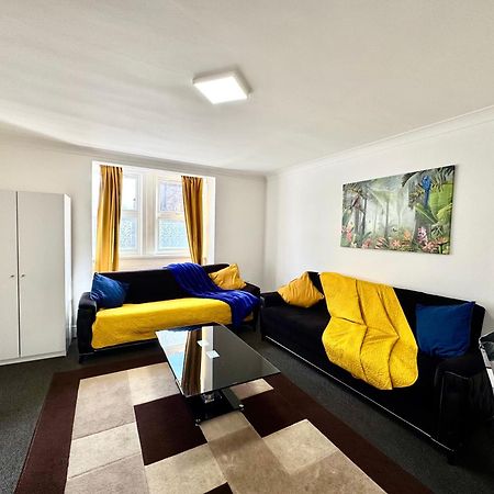 4 Bedrooms House, 3 Bathrooms , Separate Reception, Full Kitchen, Garden, Parking ロンドン エクステリア 写真