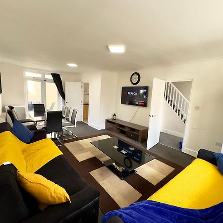 4 Bedrooms House, 3 Bathrooms , Separate Reception, Full Kitchen, Garden, Parking ロンドン エクステリア 写真