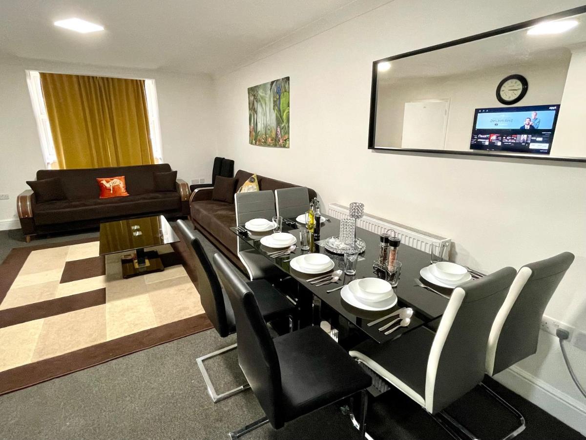4 Bedrooms House, 3 Bathrooms , Separate Reception, Full Kitchen, Garden, Parking ロンドン エクステリア 写真