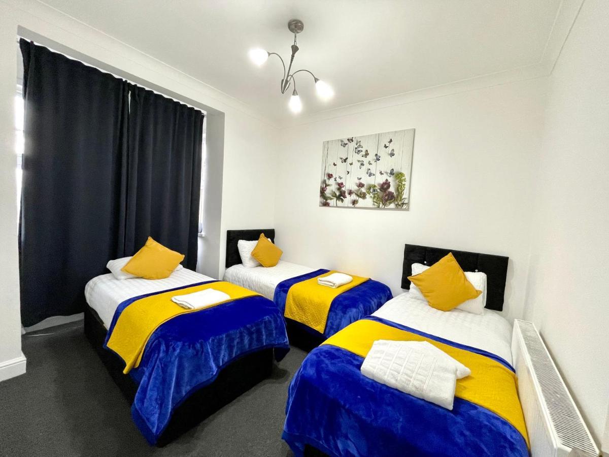 4 Bedrooms House, 3 Bathrooms , Separate Reception, Full Kitchen, Garden, Parking ロンドン エクステリア 写真