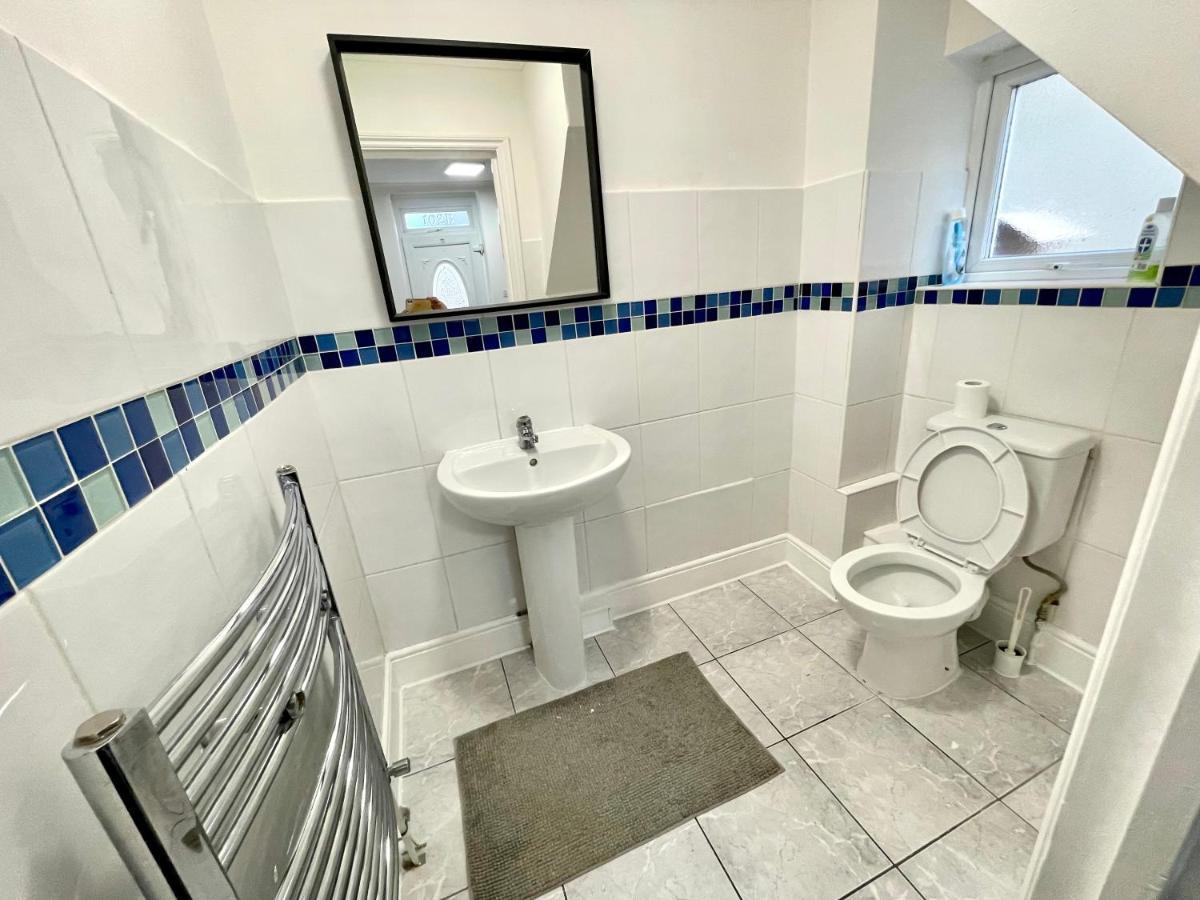 4 Bedrooms House, 3 Bathrooms , Separate Reception, Full Kitchen, Garden, Parking ロンドン エクステリア 写真