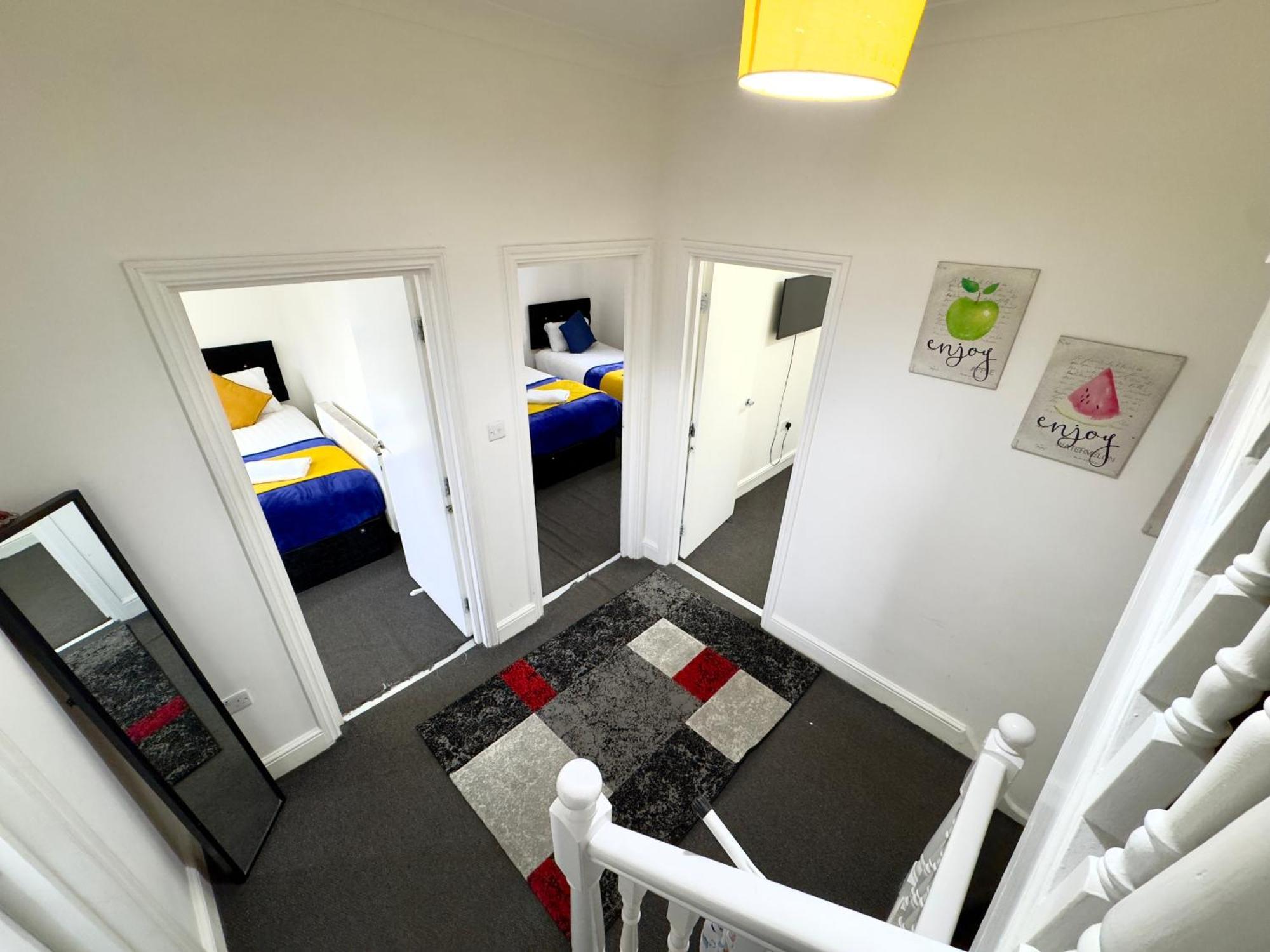 4 Bedrooms House, 3 Bathrooms , Separate Reception, Full Kitchen, Garden, Parking ロンドン エクステリア 写真